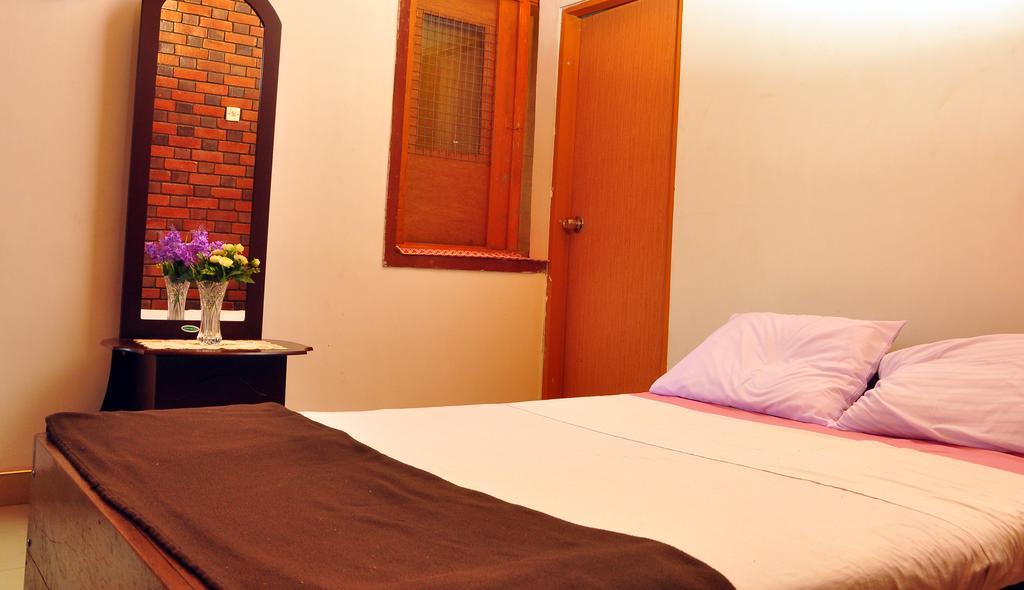 Primrose Inn แคนดี้ ภายนอก รูปภาพ