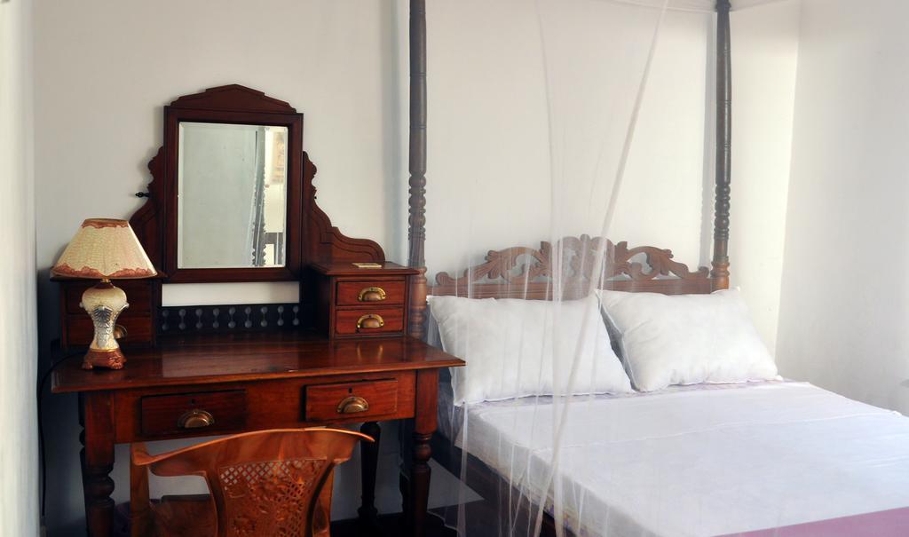 Primrose Inn แคนดี้ ภายนอก รูปภาพ