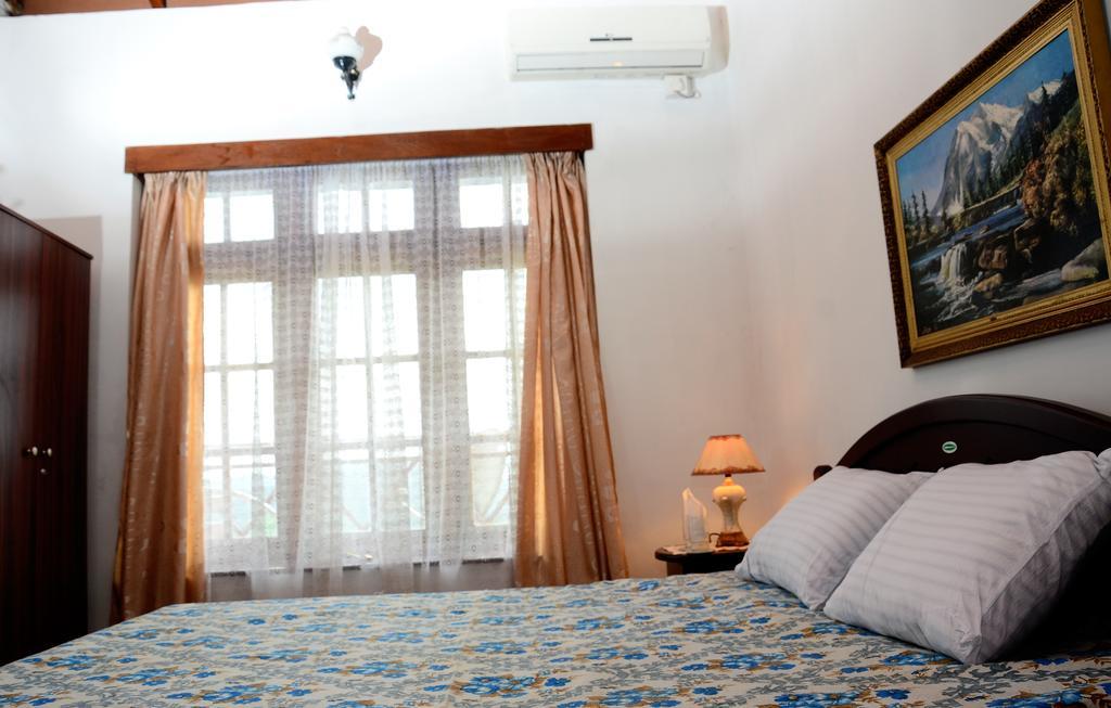Primrose Inn แคนดี้ ภายนอก รูปภาพ